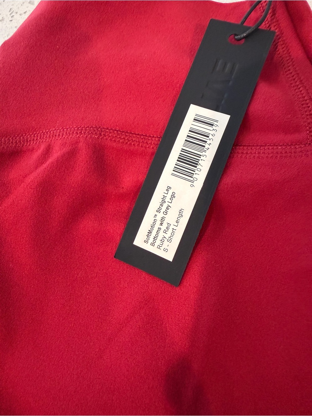 Oner Active Ruby Red High-Rise straight leg Leggings small short length. - Picture 4 of 5